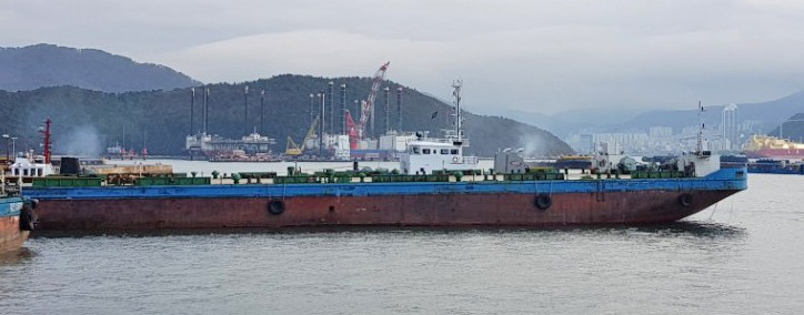 92m x 36m x 5.8m 12,000 DWT Ballastable Deck Barge