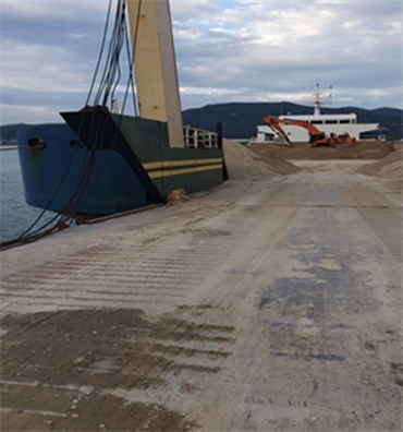 91m x 19.8m x 5,8m Self Propelled Deck Barge w/Ramp
