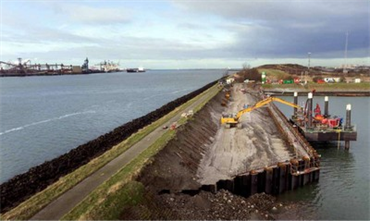 60-inch Pipe Lay Barge w/ DP and 1000-tonne Revolving Crane 