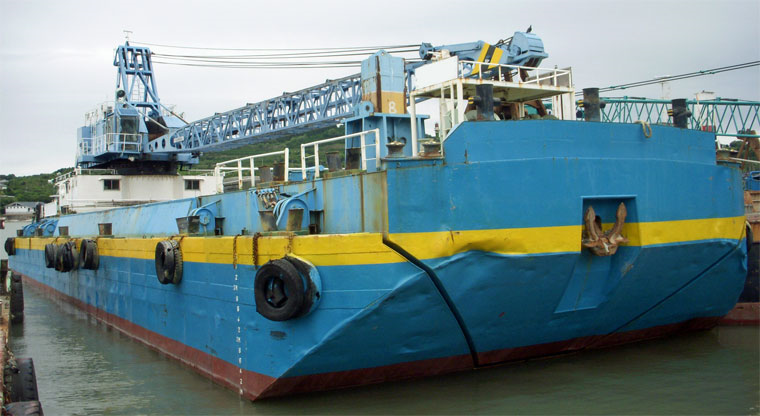 600 m3 Self Loading Split Hopper Crane Barge 